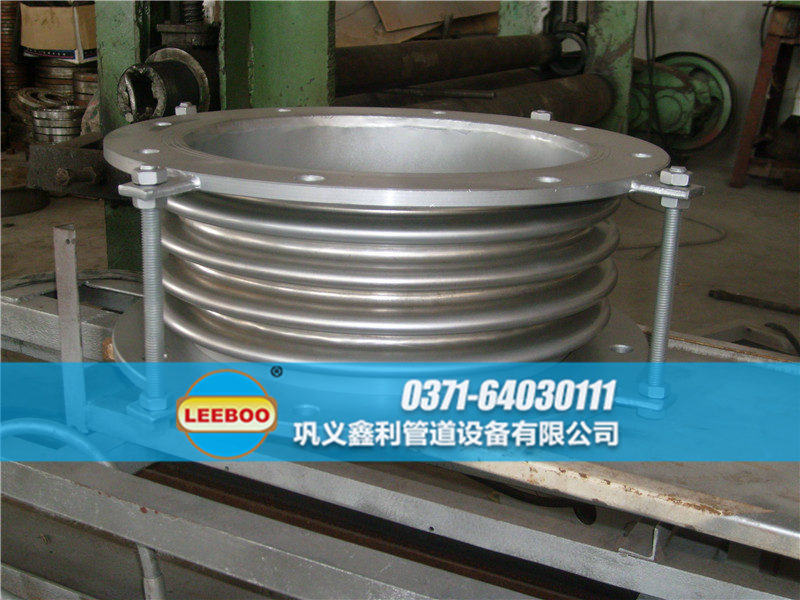 大口徑波紋<a href=http://www.hwggzp.com target=_blank class=infotextkey>補(bǔ)償器</a>車間圖